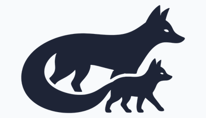 Le jeune renard marche devant, l'adulte le suit